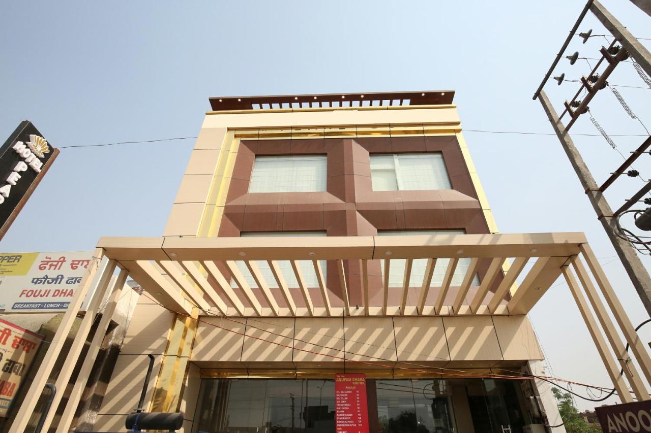 Oyo 14392 Hotel Pearl Wood Zirakpur Exterior photo